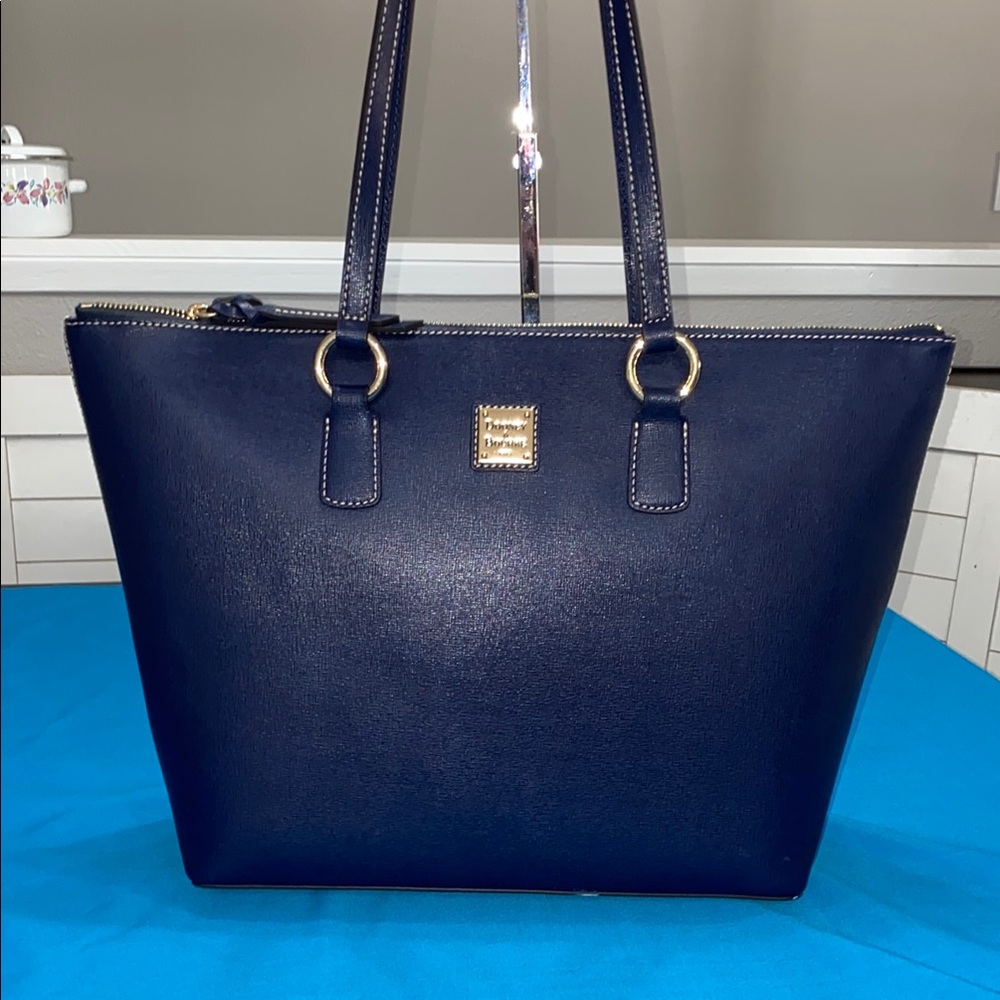 Dooney & Bourke Wren Zip Tote